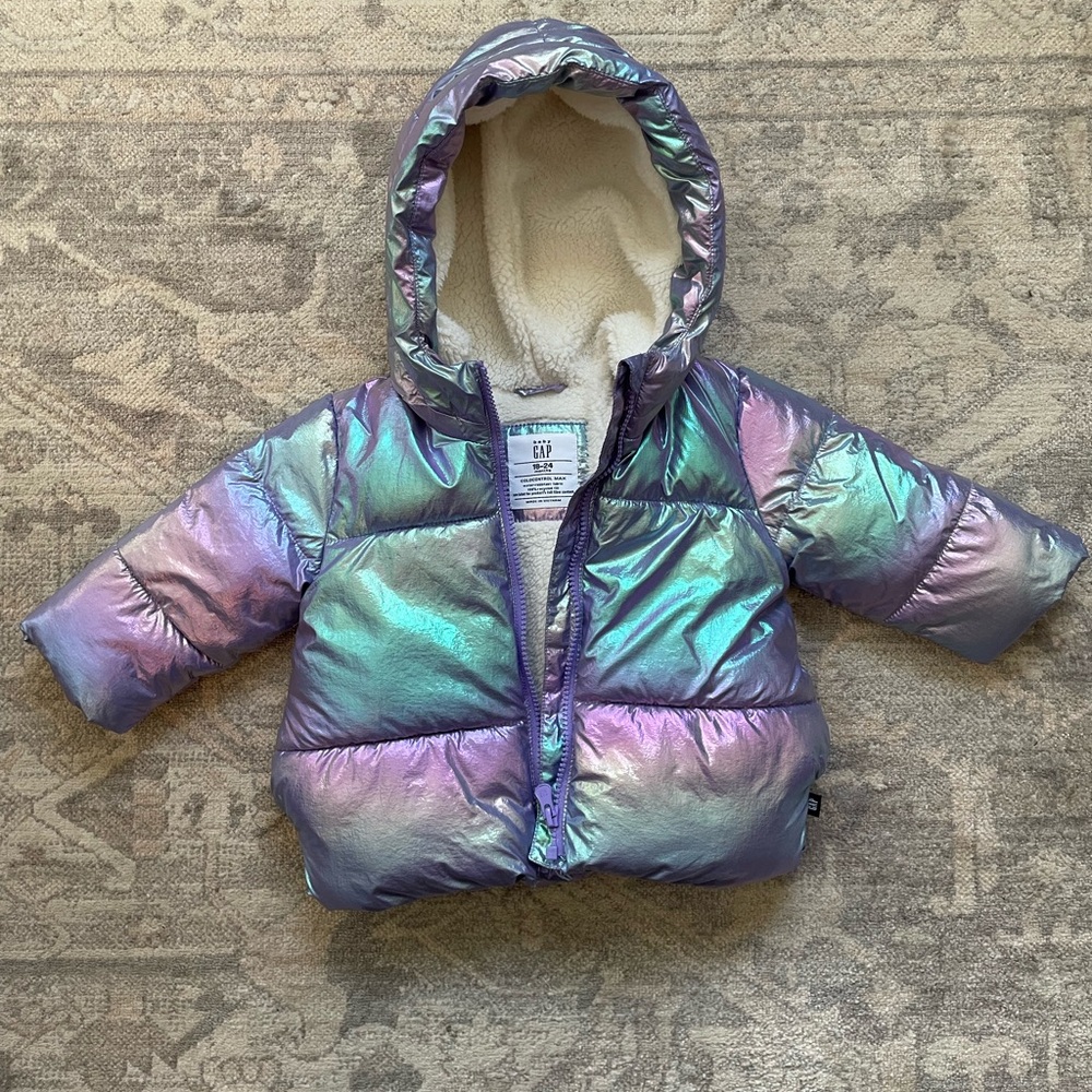 Gap baby puffer jacket. Girl Size 18-24 months